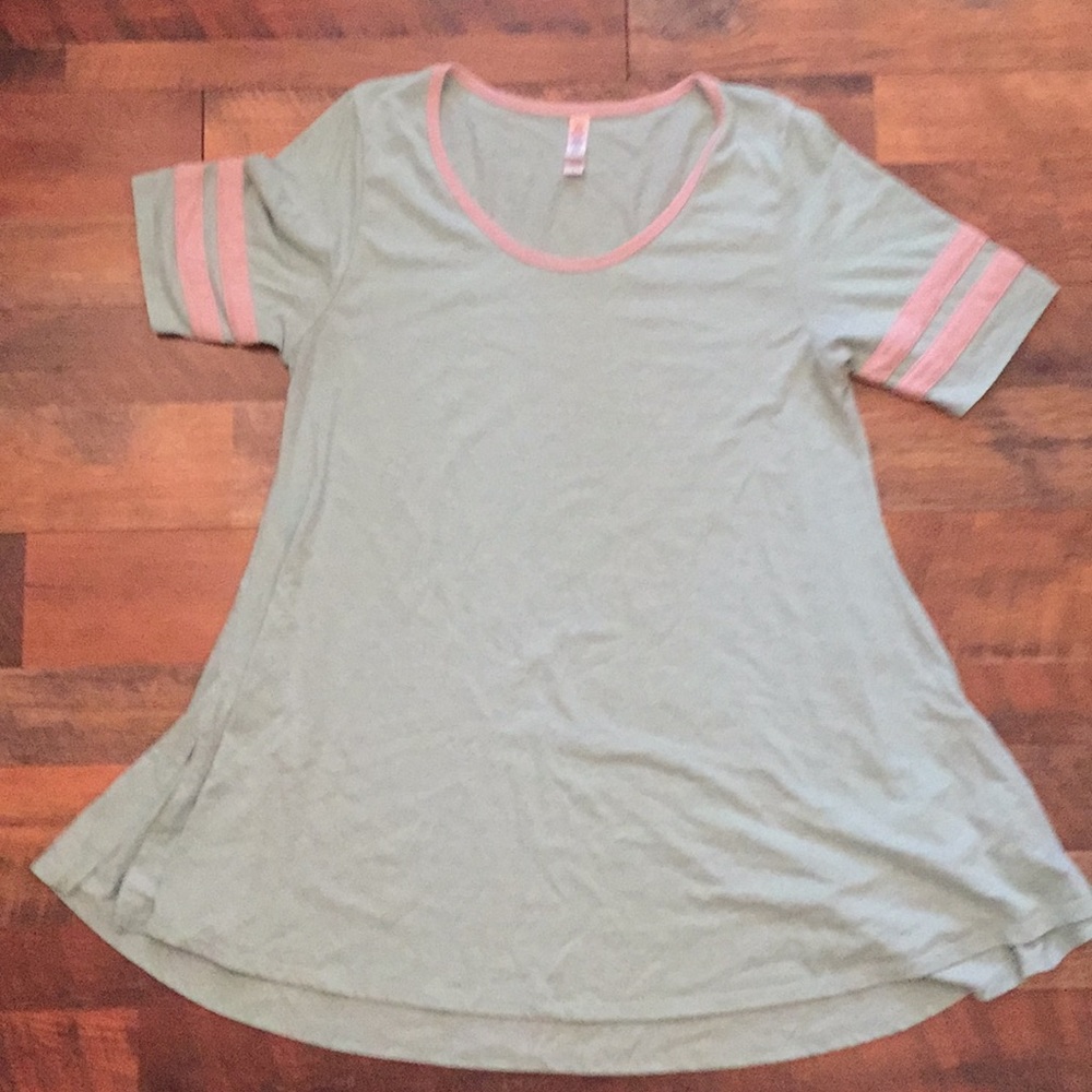 Lularoe Perfect Tee